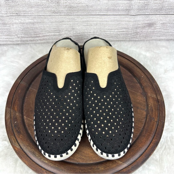 Ilse Jacobson Tulip Laser Cut Mule Black &White
Women's Sneakers Size EU 42 - Picture 3 of 11